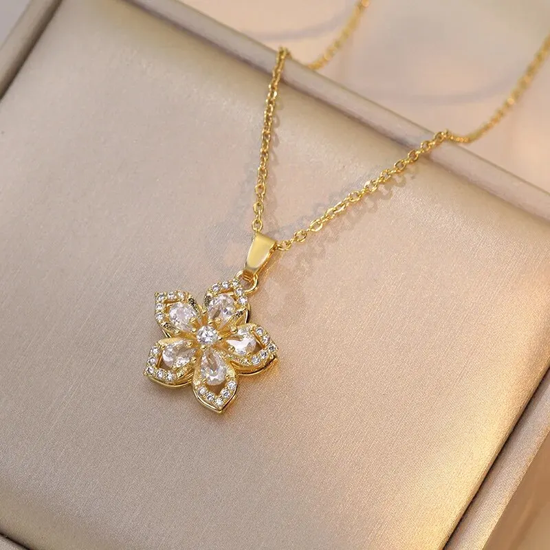 Light Luxury Spin Zircon Flower Pendant Necklace for Women