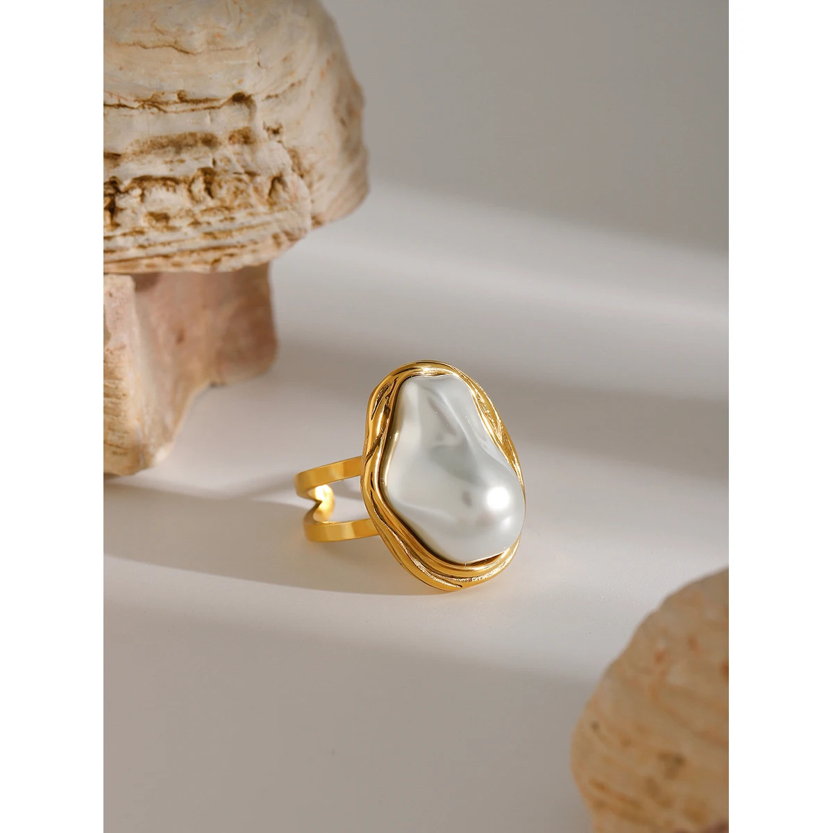 Fashion Imitation Pearl Stainless Steel Gold Color Ring for Women Engagement Party Gift Temperament Jewelry 2024 Fashion Imitation Pearl Stainless Steel Gold Color Ring for Women Engagement Party Gift Temperament Jewelry 2024