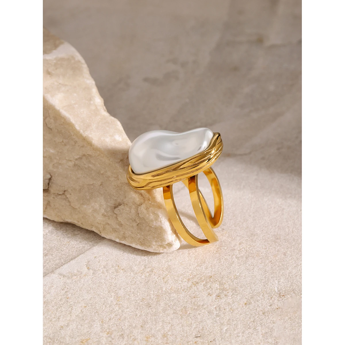 Fashion Imitation Pearl Stainless Steel Gold Color Ring for Women Engagement Party Gift Temperament Jewelry 2024 Fashion Imitation Pearl Stainless Steel Gold Color Ring for Women Engagement Party Gift Temperament Jewelry 2024