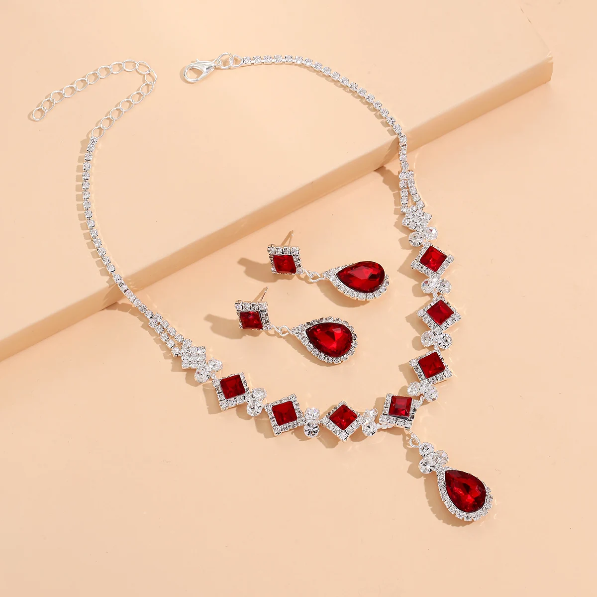 3-piece Women Droplet Earrings Necklace Set