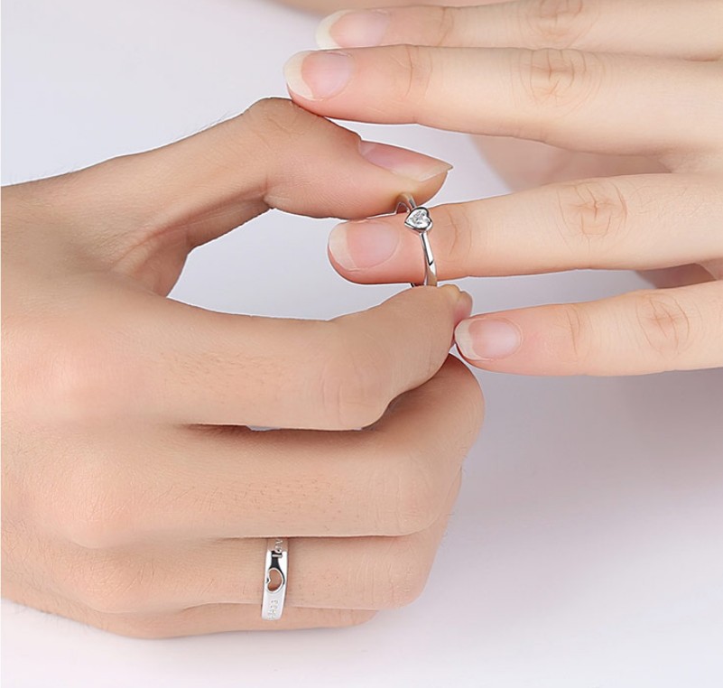 2Pcs Zircon Heart Matching Couple Rings Set