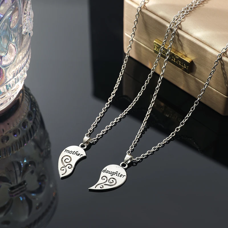 2pcs Antique Silver-plated Necklace for Daughter 2pcs Antique Silver-plated Necklace for Daughter