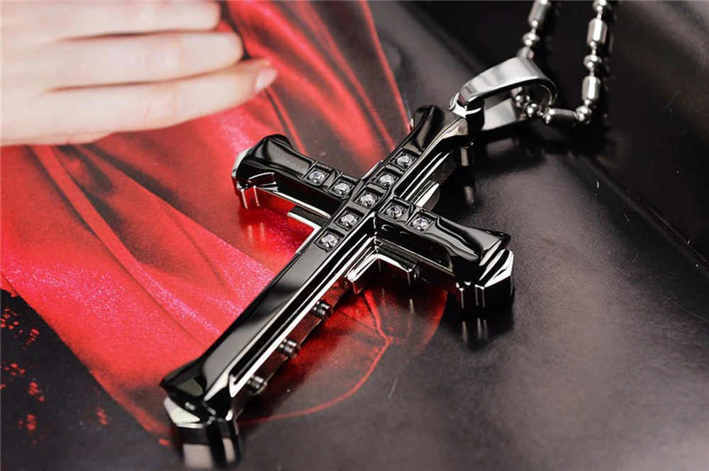 SUMENG Crystal Cross Jesus Pendant for Male SUMENG Crystal Cross Jesus Pendant for Male