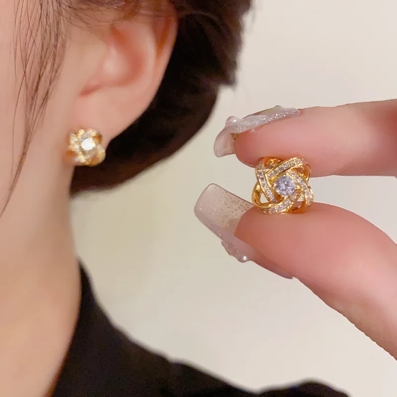 Cross Hollow Light Luxury Zircon Stud Earrings