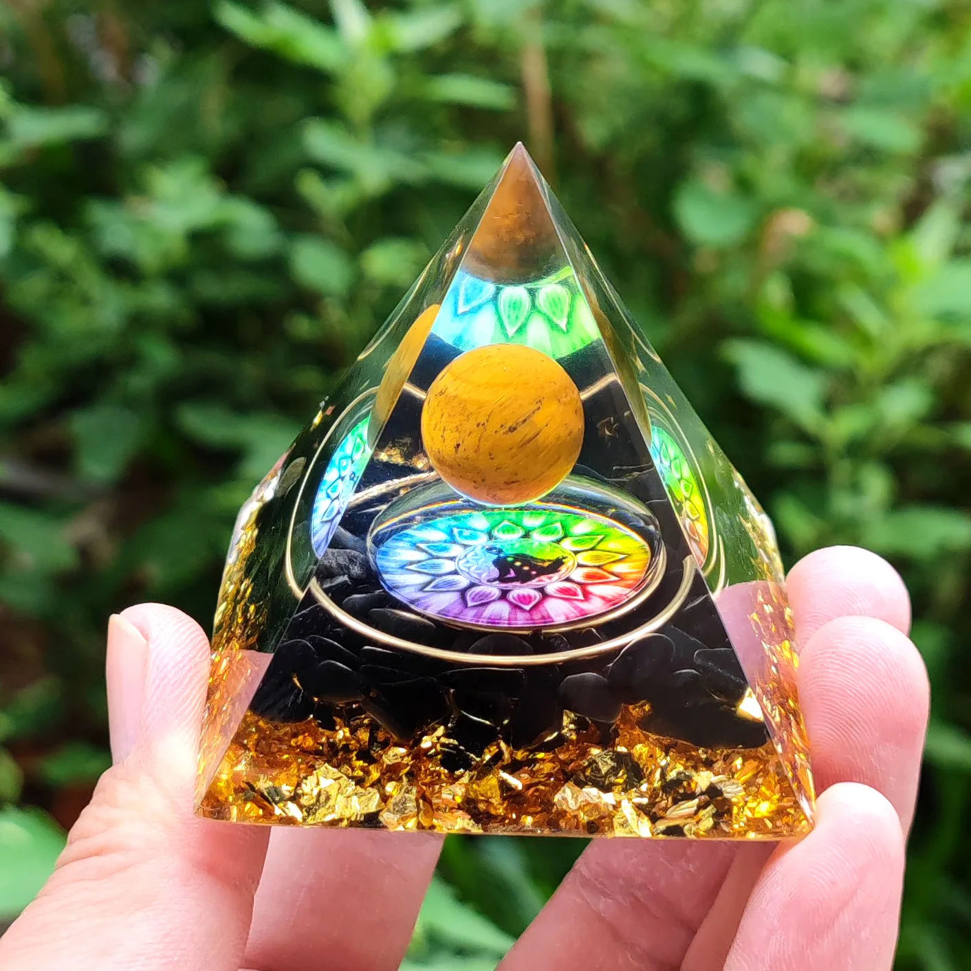 Energy Generator Orgone Pyramid Natural stone amethyst crystal