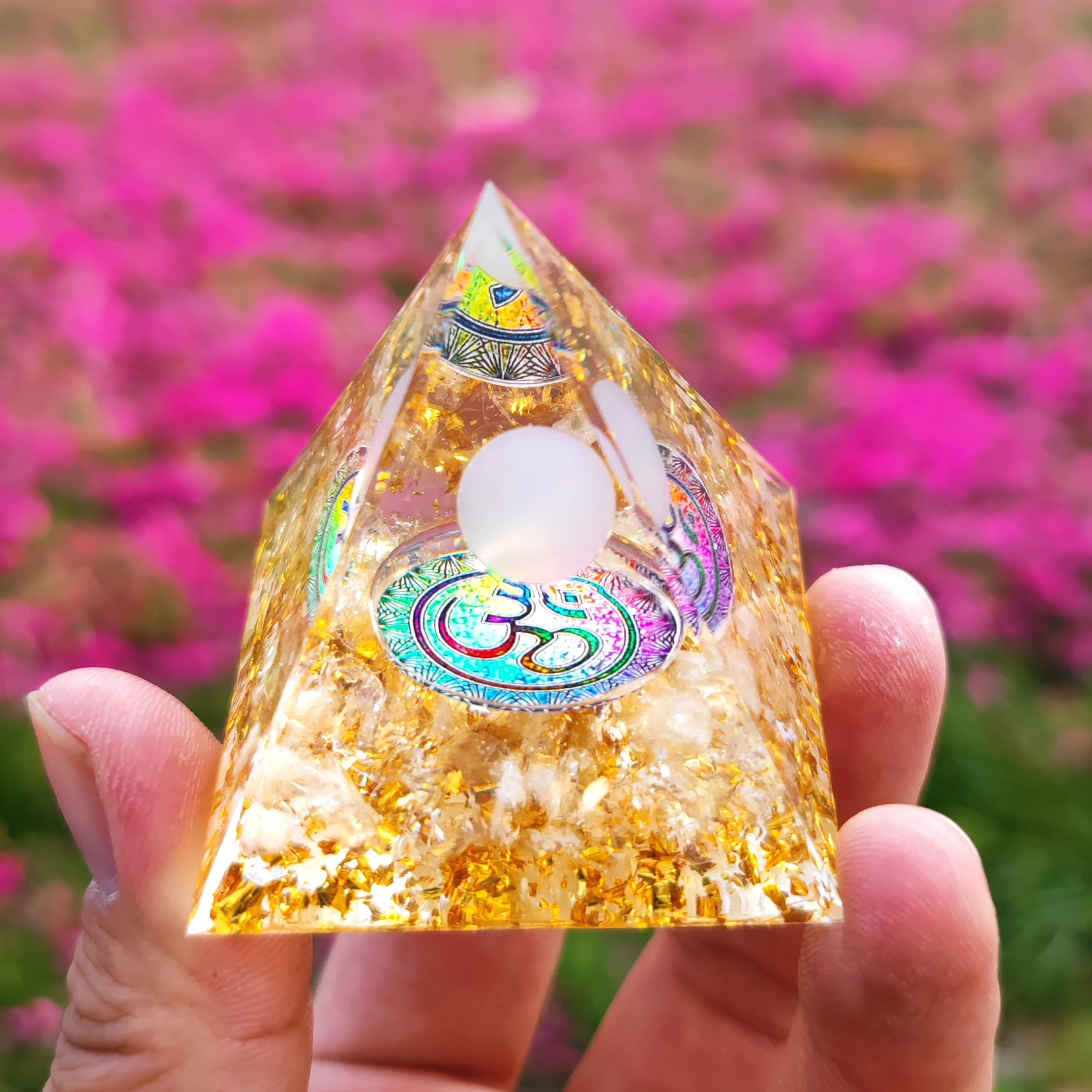 Energy Generator Orgone Pyramid Natural stone amethyst crystal