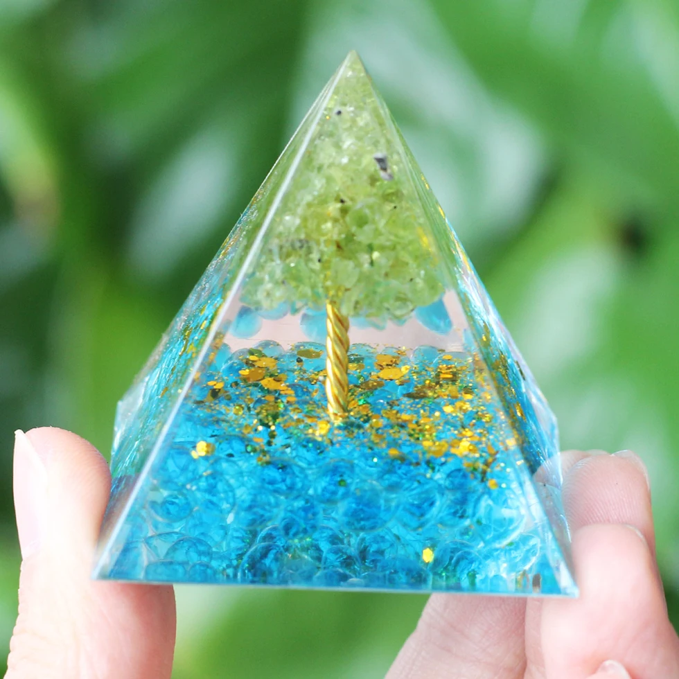 Energy Generator Orgone Pyramid Natural stone amethyst crystal