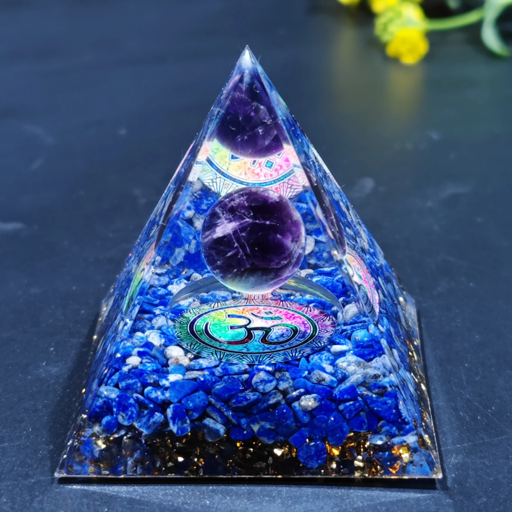 Energy Generator Orgone Pyramid Natural stone amethyst crystal