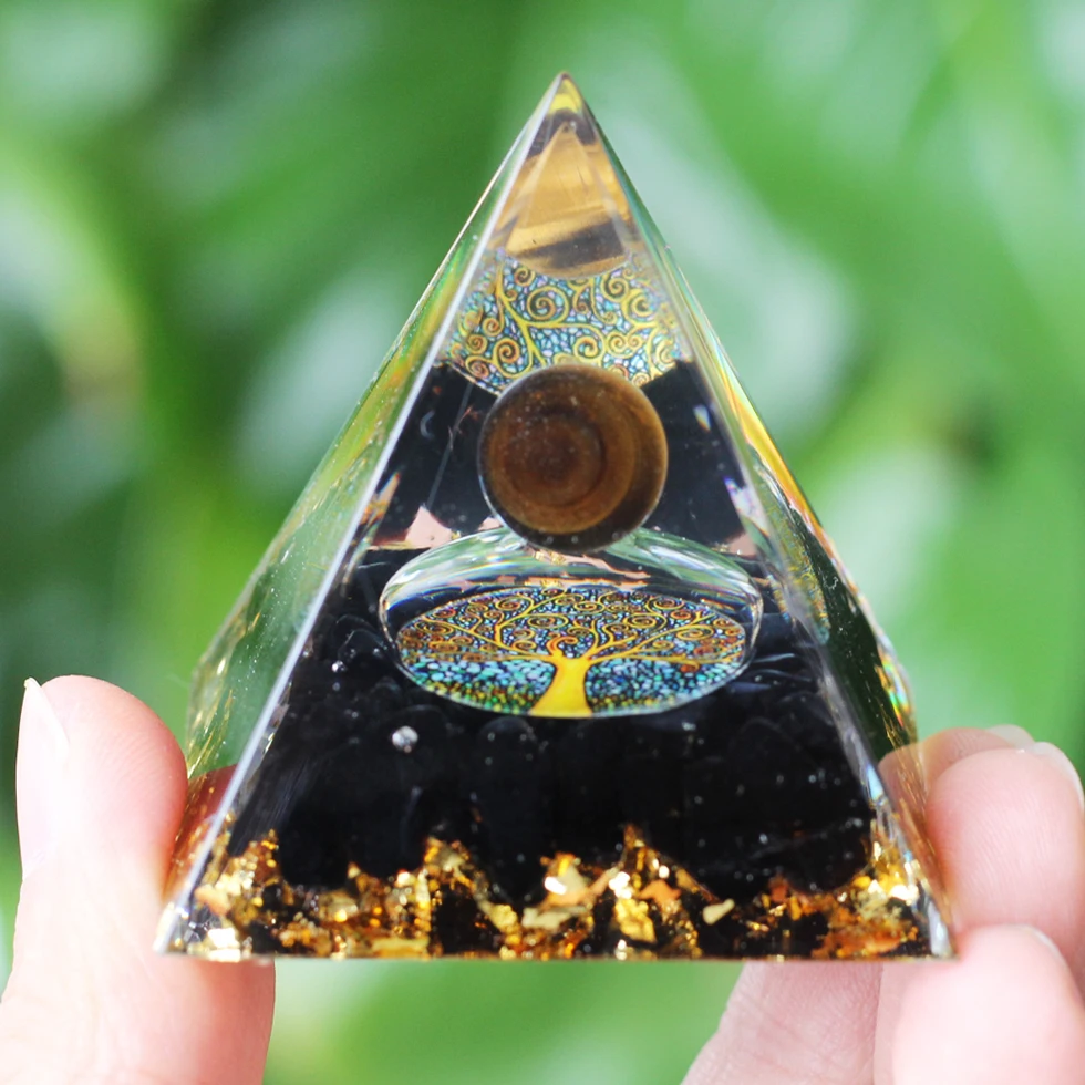 Energy Generator Orgone Pyramid Natural stone amethyst crystal