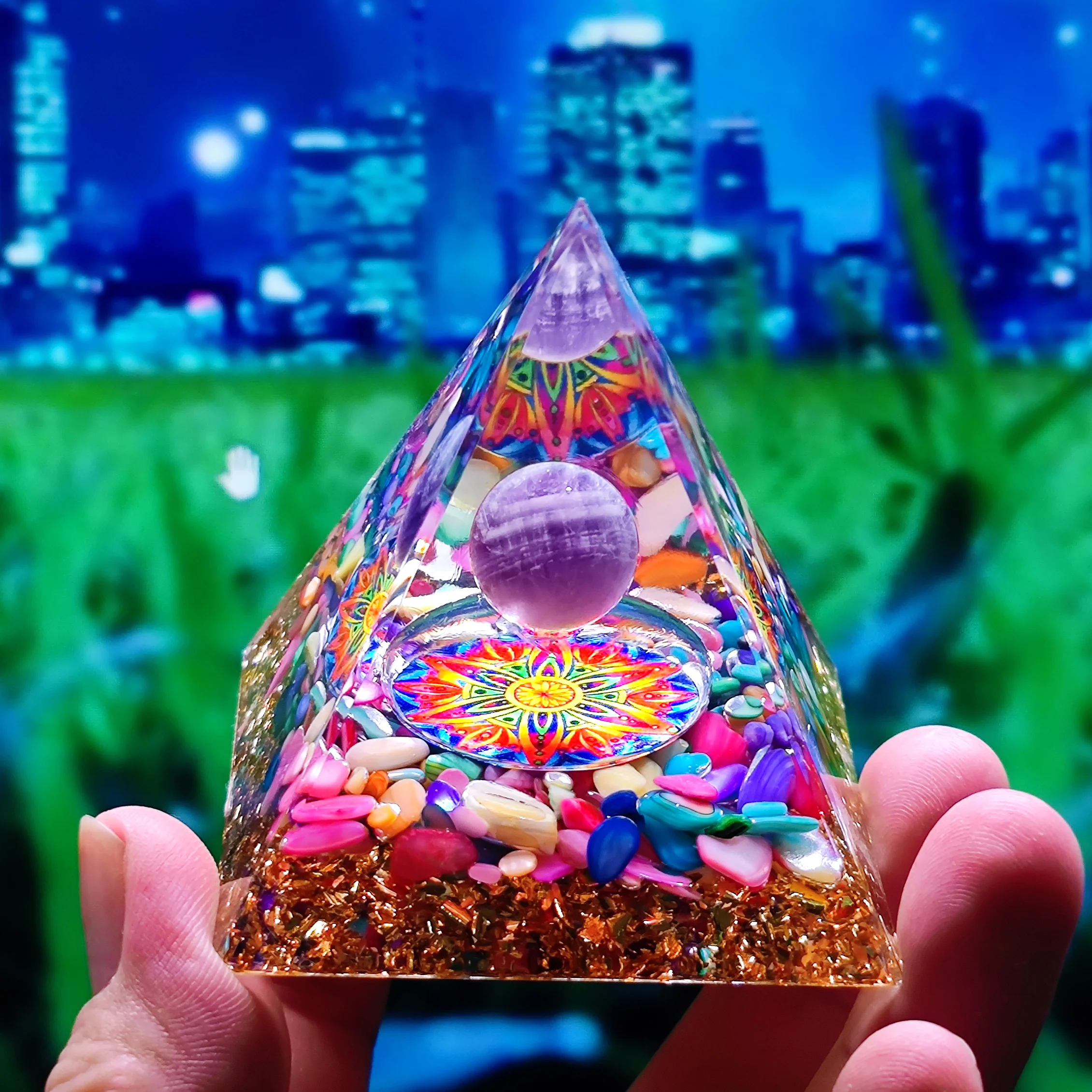 Energy Generator Orgone Pyramid Natural stone amethyst crystal
