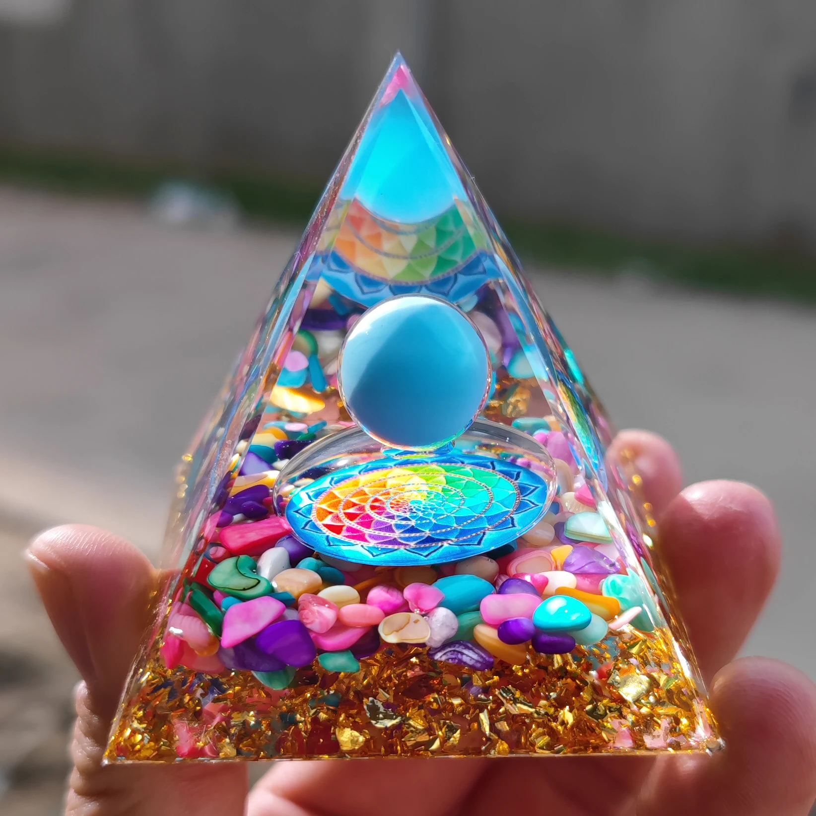 Energy Generator Orgone Pyramid Natural stone amethyst crystal