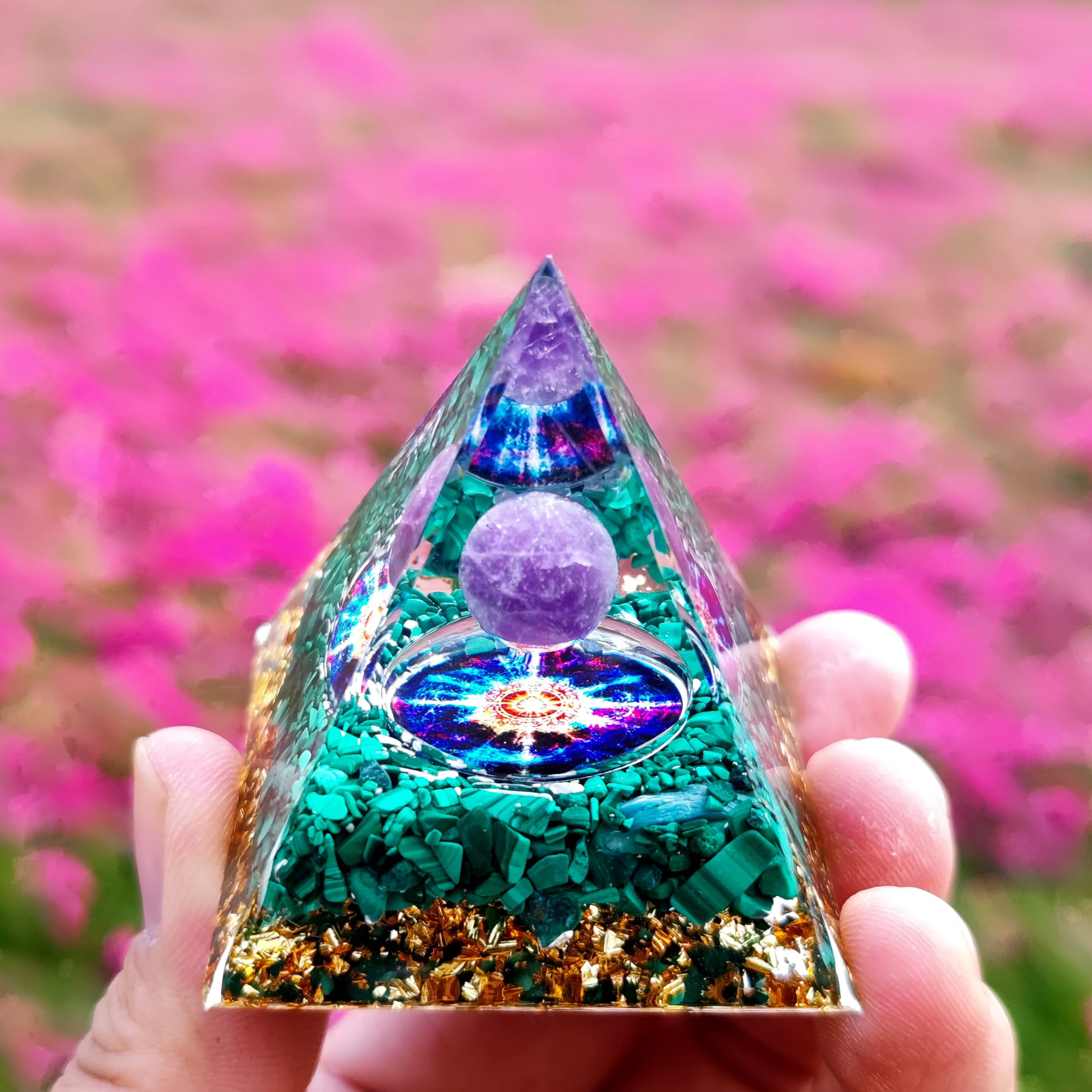 Energy Generator Orgone Pyramid Natural stone amethyst crystal