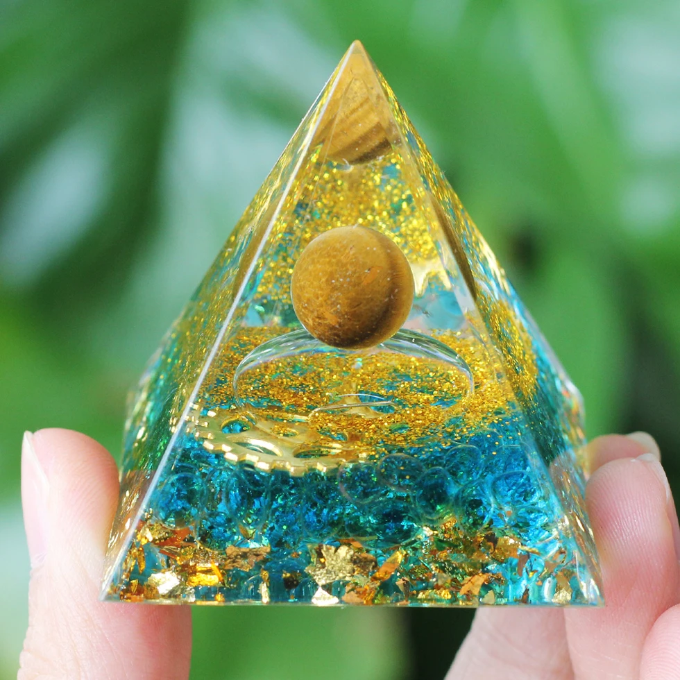 Energy Generator Orgone Pyramid Natural stone amethyst crystal