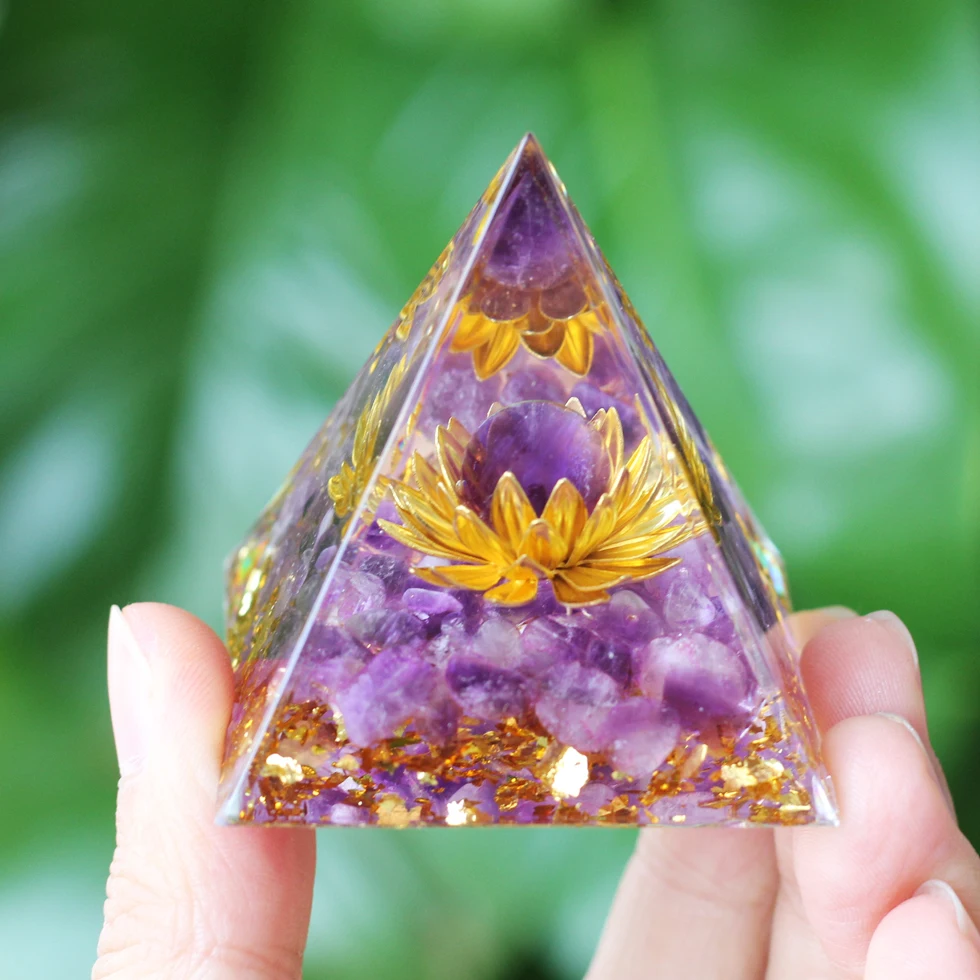 Energy Generator Orgone Pyramid Natural stone amethyst crystal