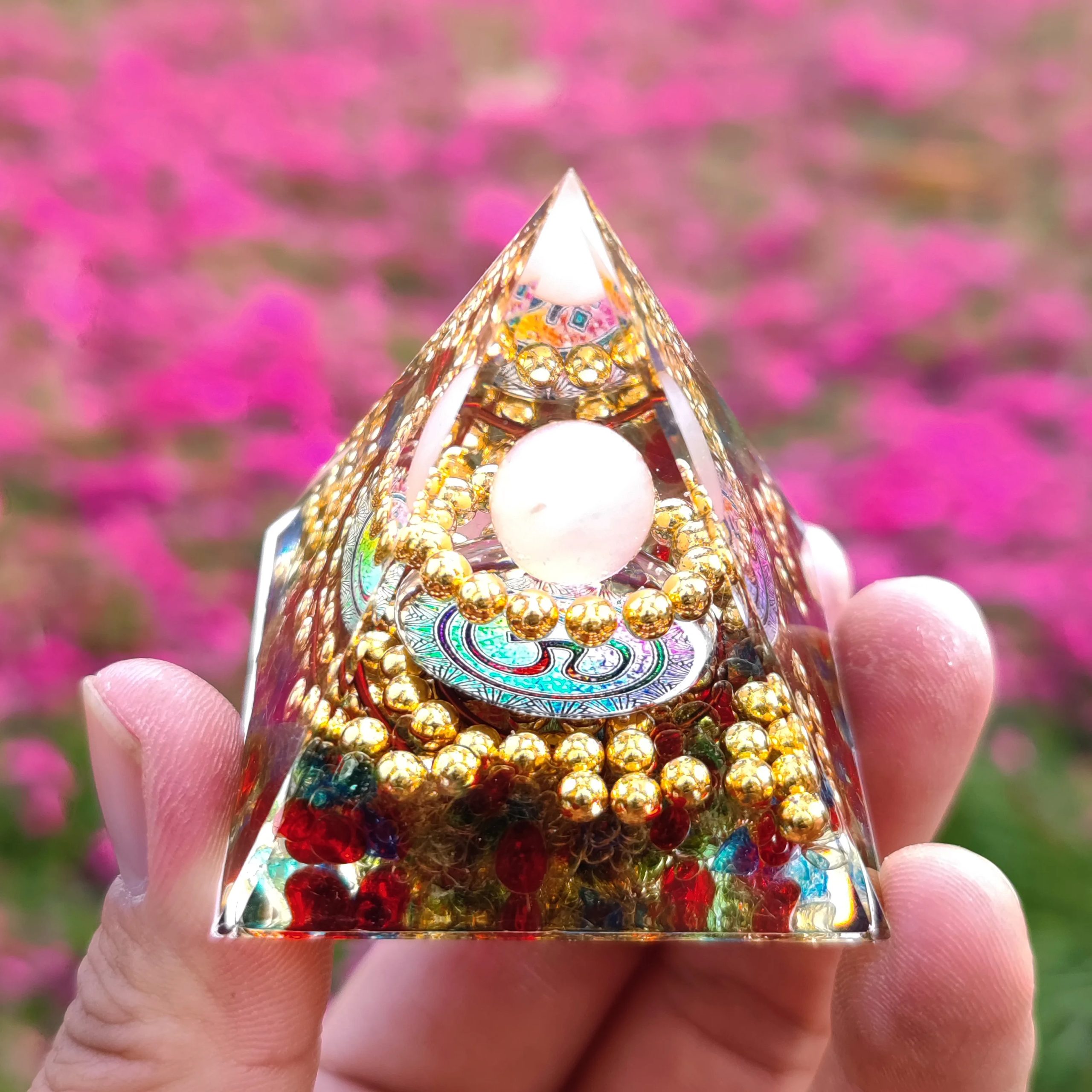 Energy Generator Orgone Pyramid Natural stone amethyst crystal