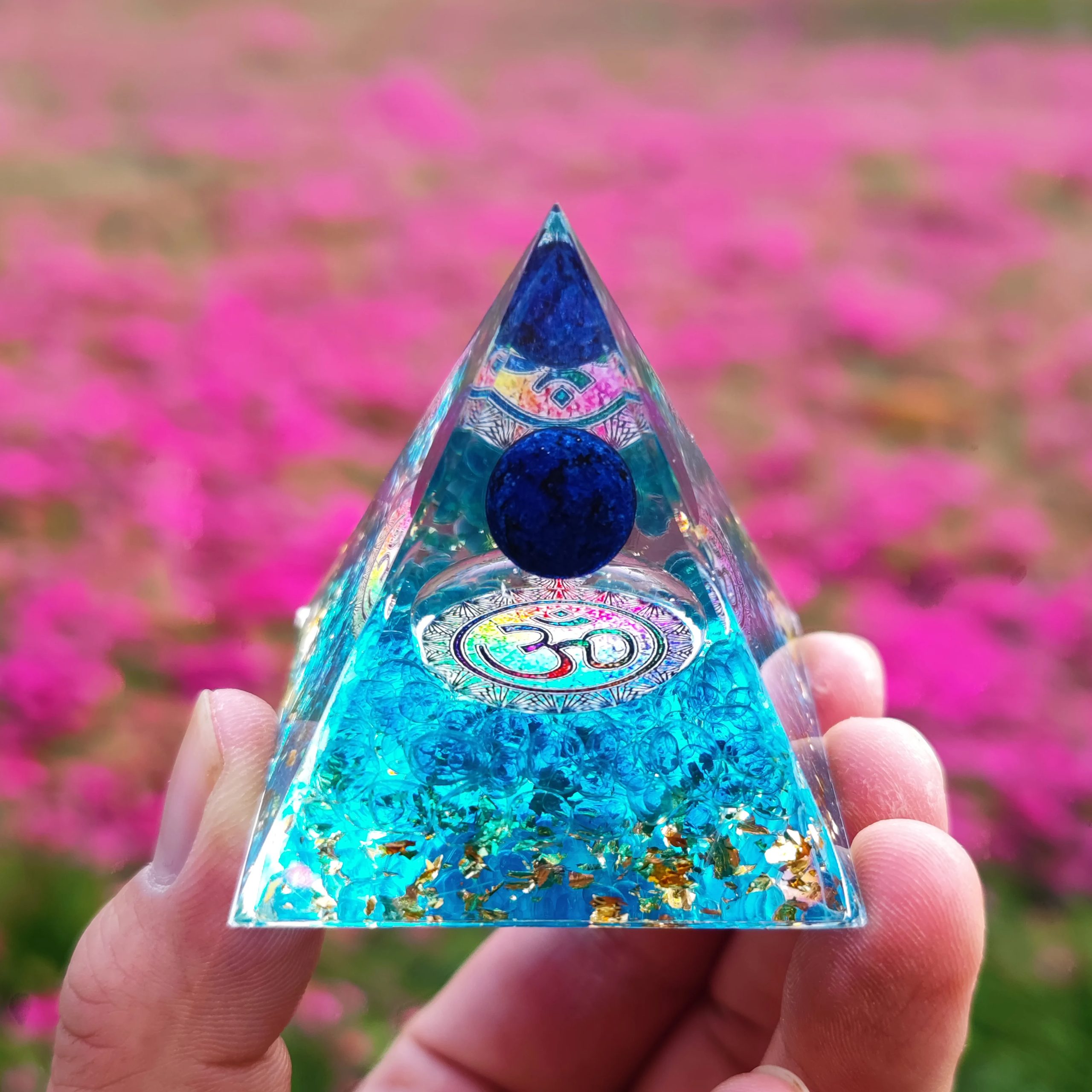 Energy Generator Orgone Pyramid Natural stone amethyst crystal