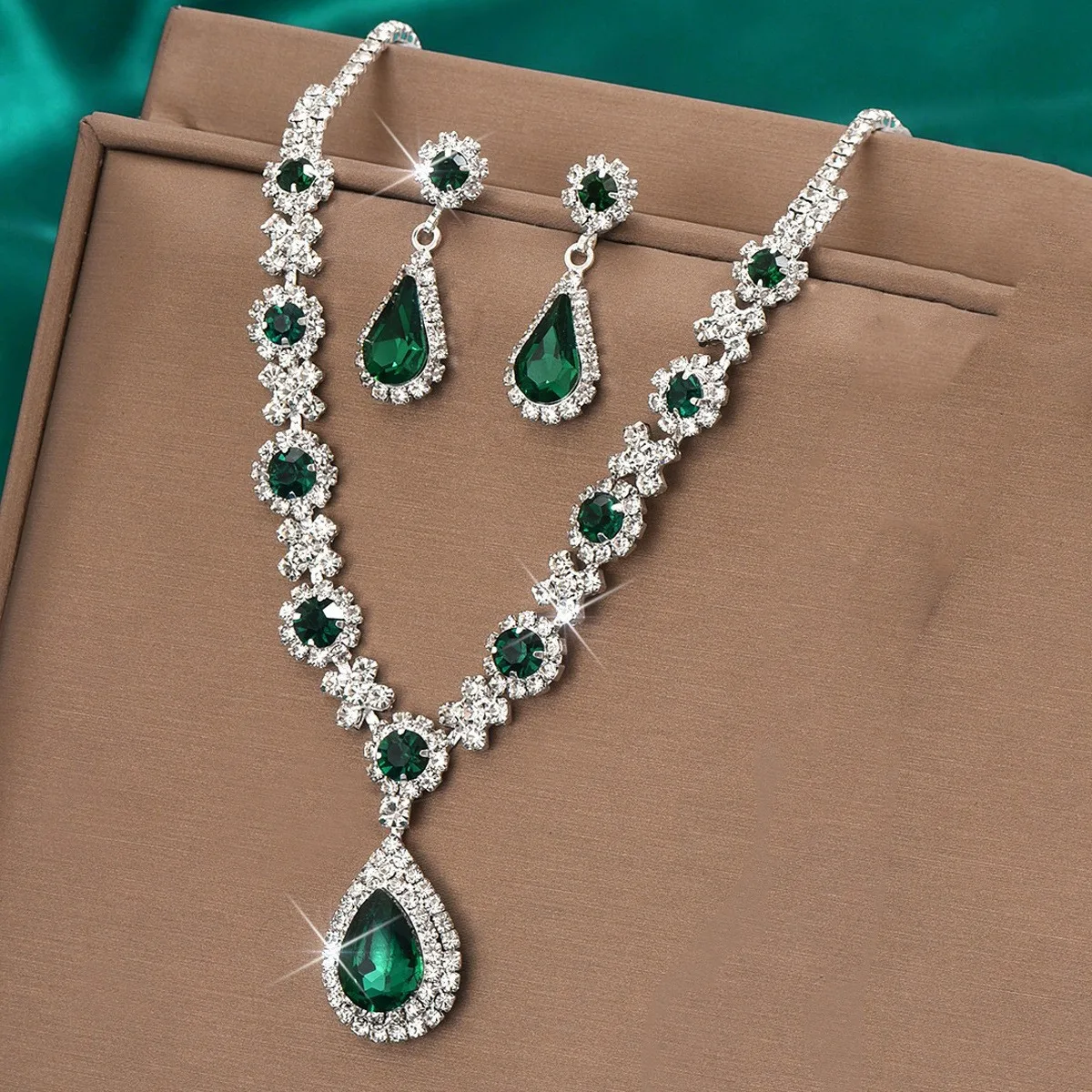 3 pieces crystal droplet necklace earrings set