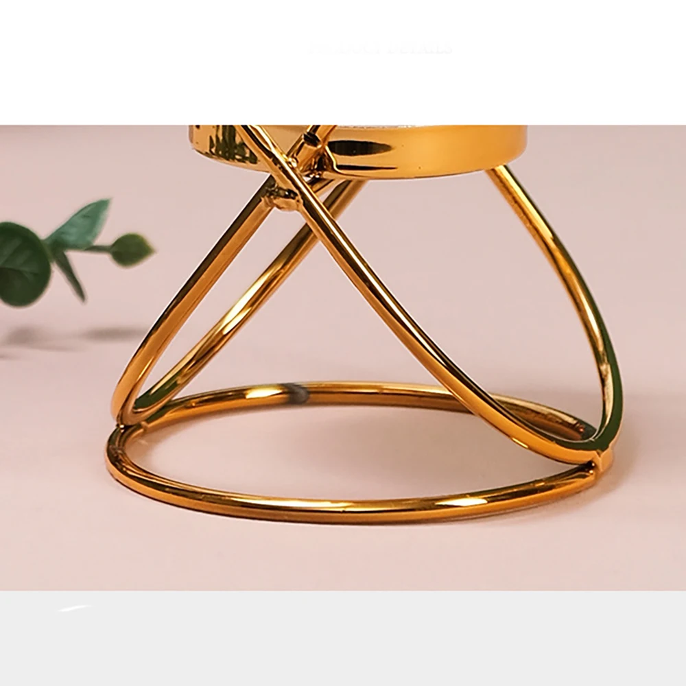 Metal Candlestick Holder for Romantic Candlelight Dinner Metal Candlestick Holder for Romantic Candlelight Dinner